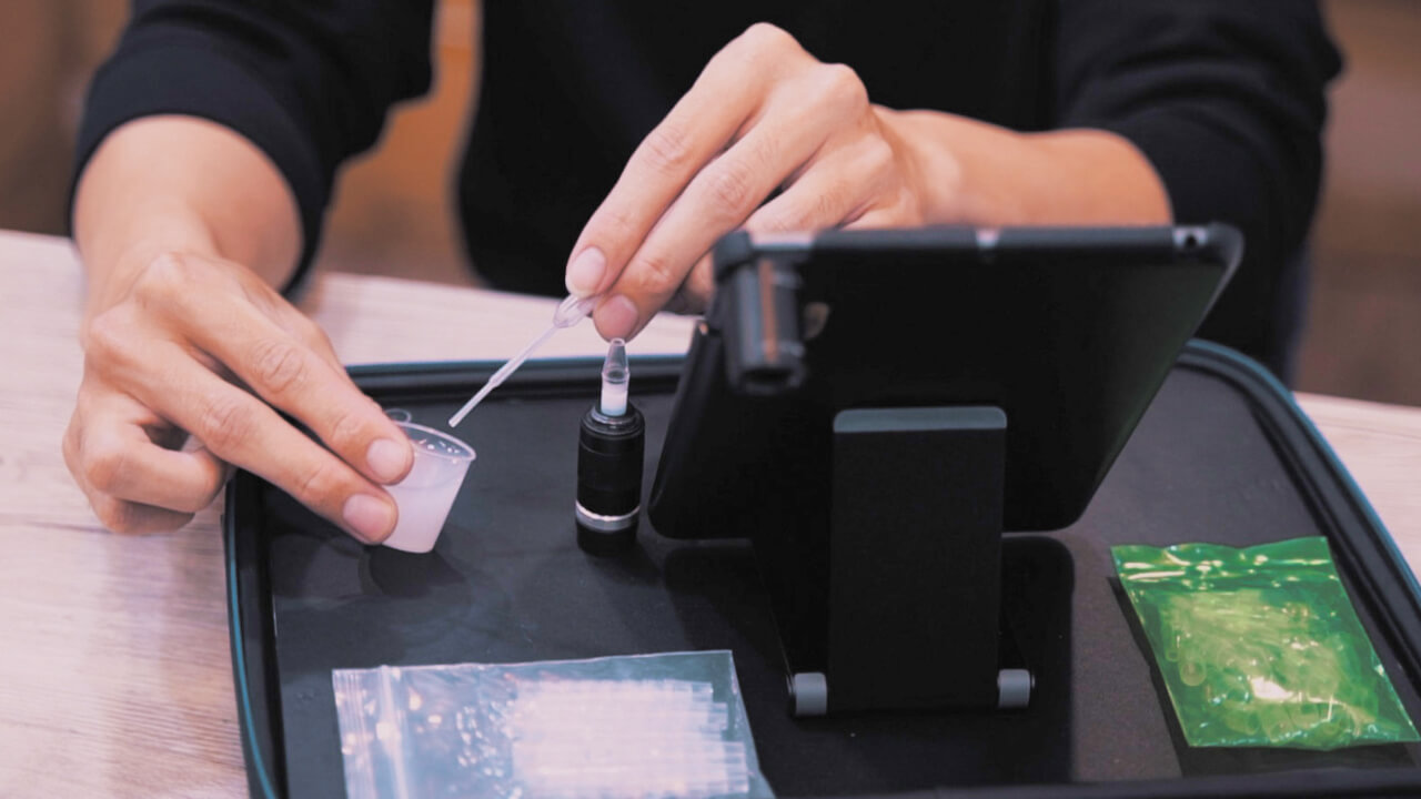Loading a sample into the iSperm chip